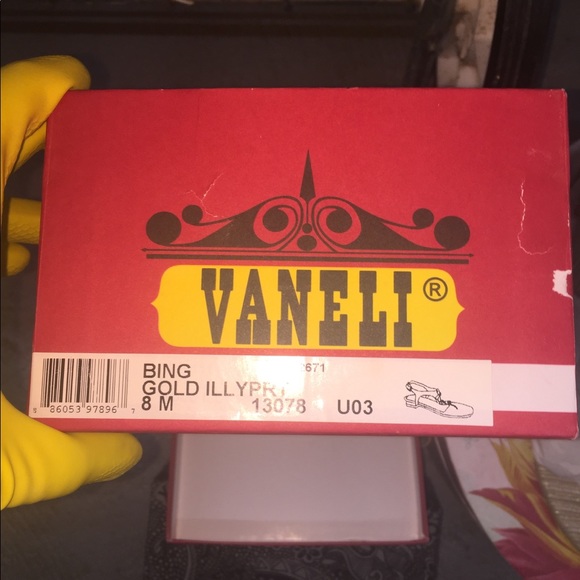 NEW - Vaneli Rhinestone Butterfly 🦋 Sandals - Picture 3 of 3